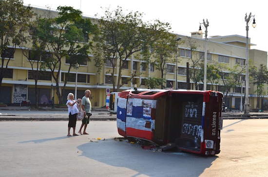 What does Thailand's deepening political crisis mean for travellers?