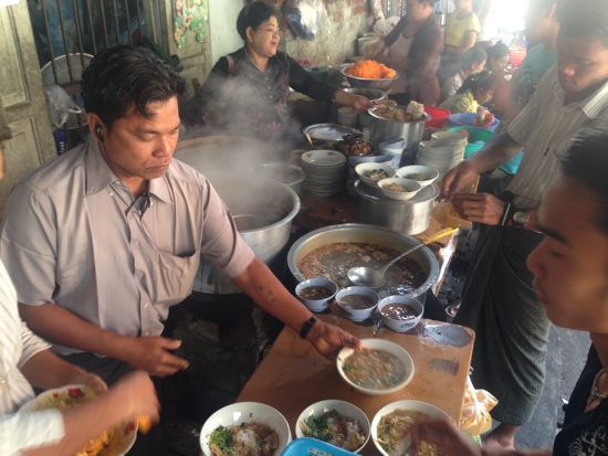 Eating in Burma: The India to Thailand culinary transition explained.