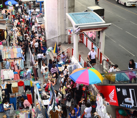 The footpath night market begins to take shape.