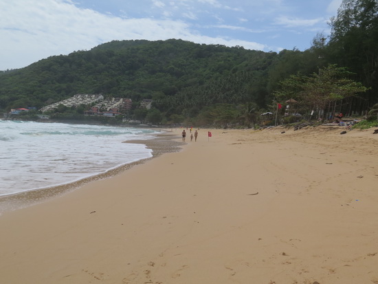 No more vendors on Nai harn beach.