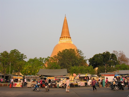 Nakhon Pathom: Look beyond the chedi.