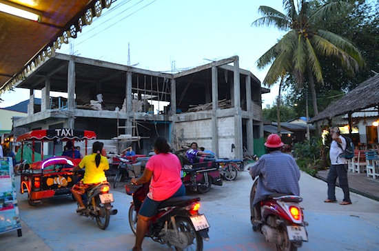 Traffic jam on Lipe.