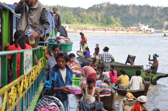 Snack stop on the Chindwin.
