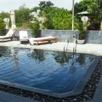 I'm sorry I seem to have been having a bad camera day.. This is the shallow end of the Sunshine's rather large pool.