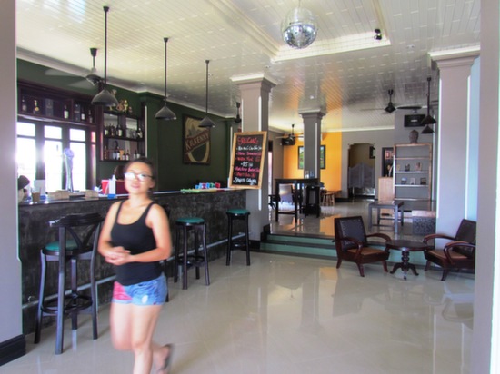 Bar, restaurant and TV lounge with cable TV and live sports.