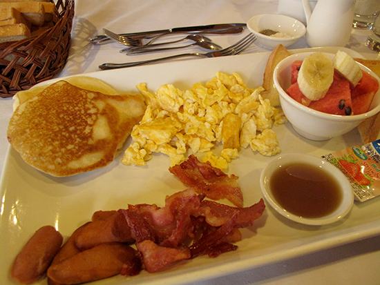 We couldn't resist another food shot: breakfast.